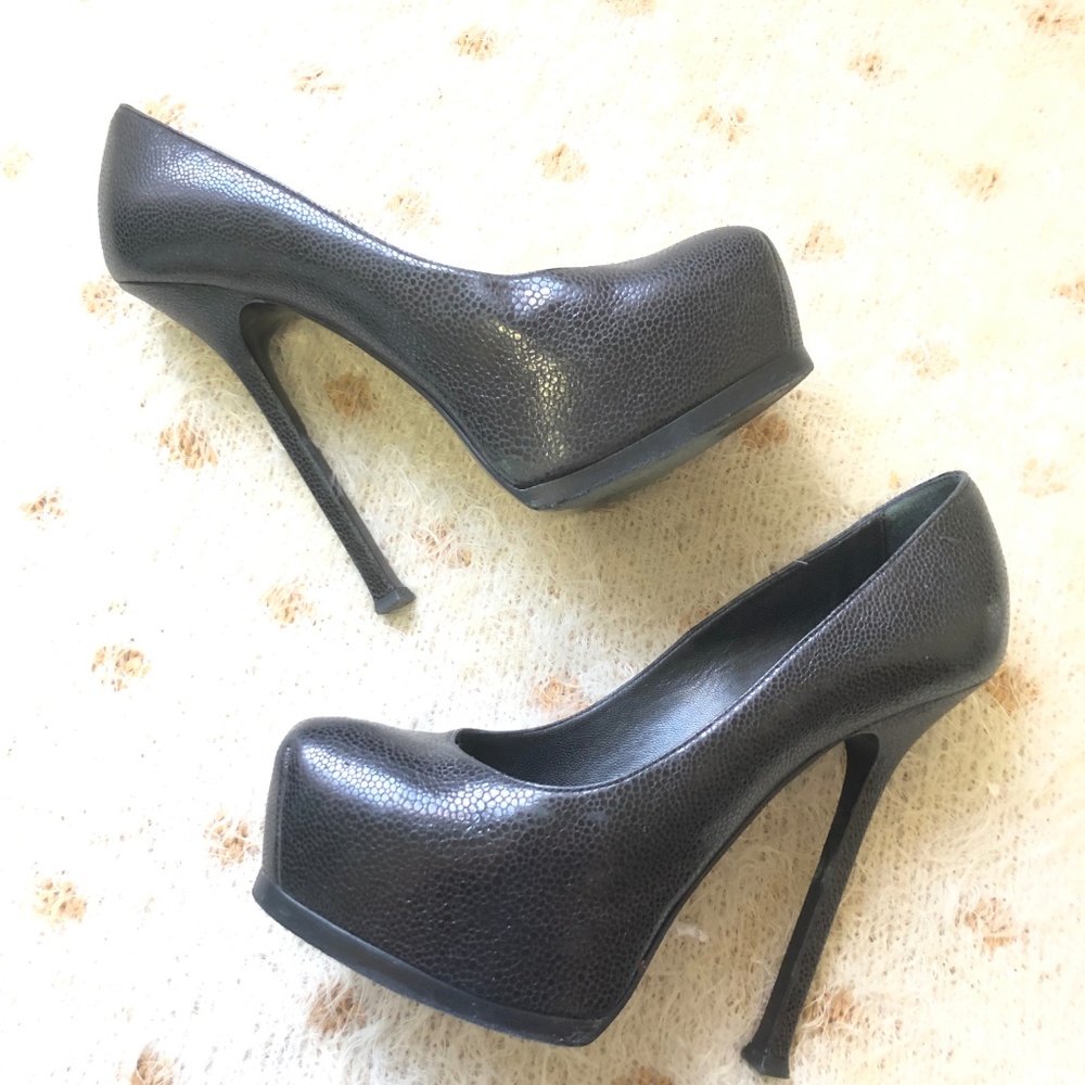 YSL Tribtoo Black Pebbled Leather Platform Pumps - Picture 6 of 8
